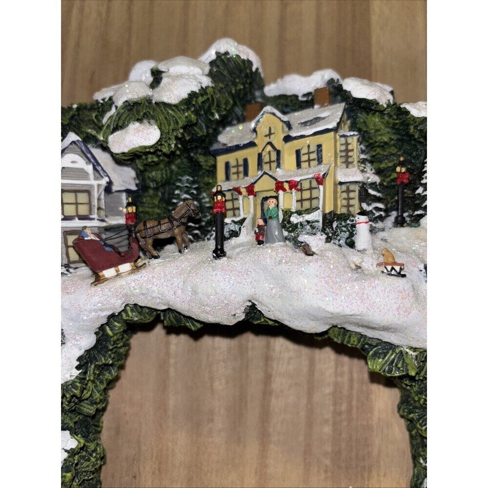 HAWTHORNE VILLAGE Thomas Kinkade Village Christmas Illuminated Wreath 2005 - Picture 5 of 15